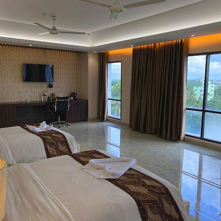 Hotel Valentino Noakhali Екстериор снимка