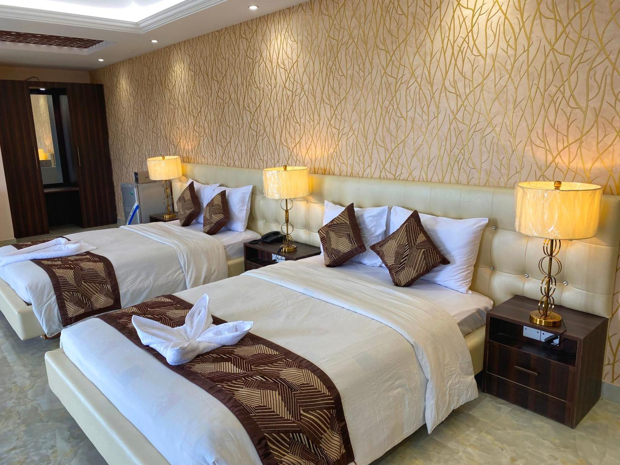 Hotel Valentino Noakhali Екстериор снимка