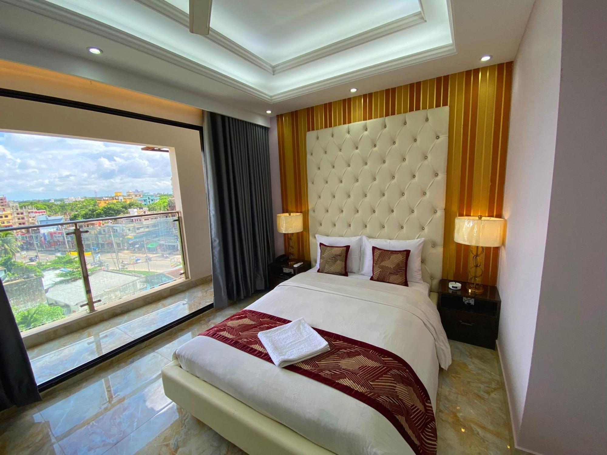 Hotel Valentino Noakhali Екстериор снимка