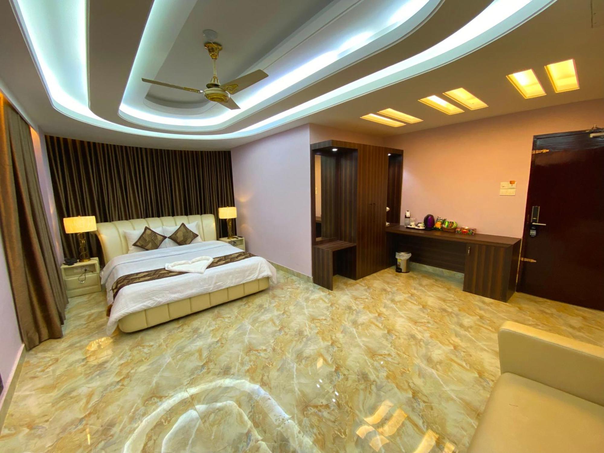 Hotel Valentino Noakhali Екстериор снимка