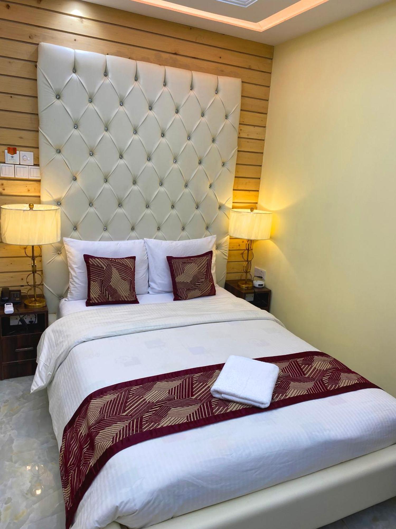 Hotel Valentino Noakhali Екстериор снимка