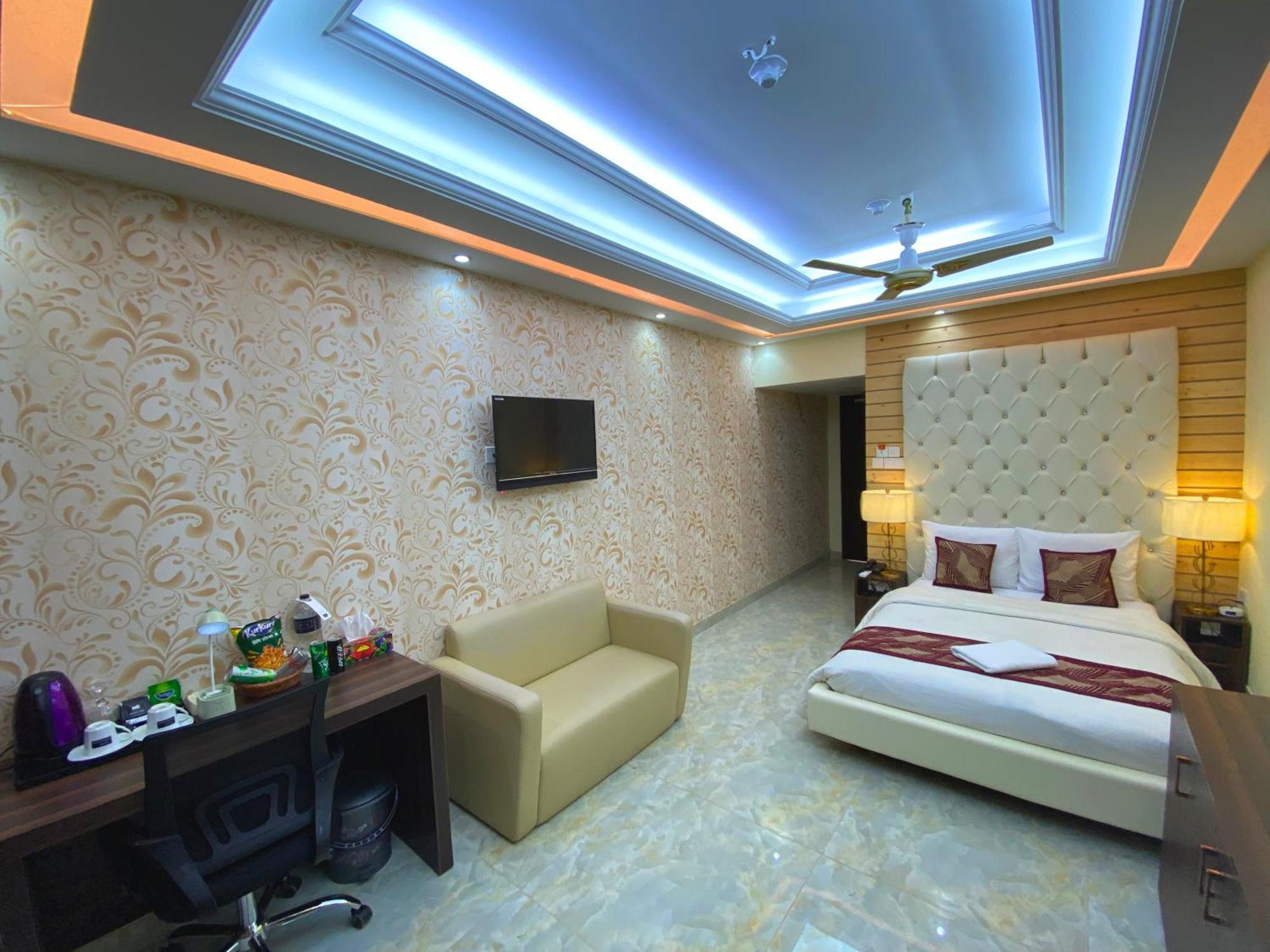 Hotel Valentino Noakhali Екстериор снимка