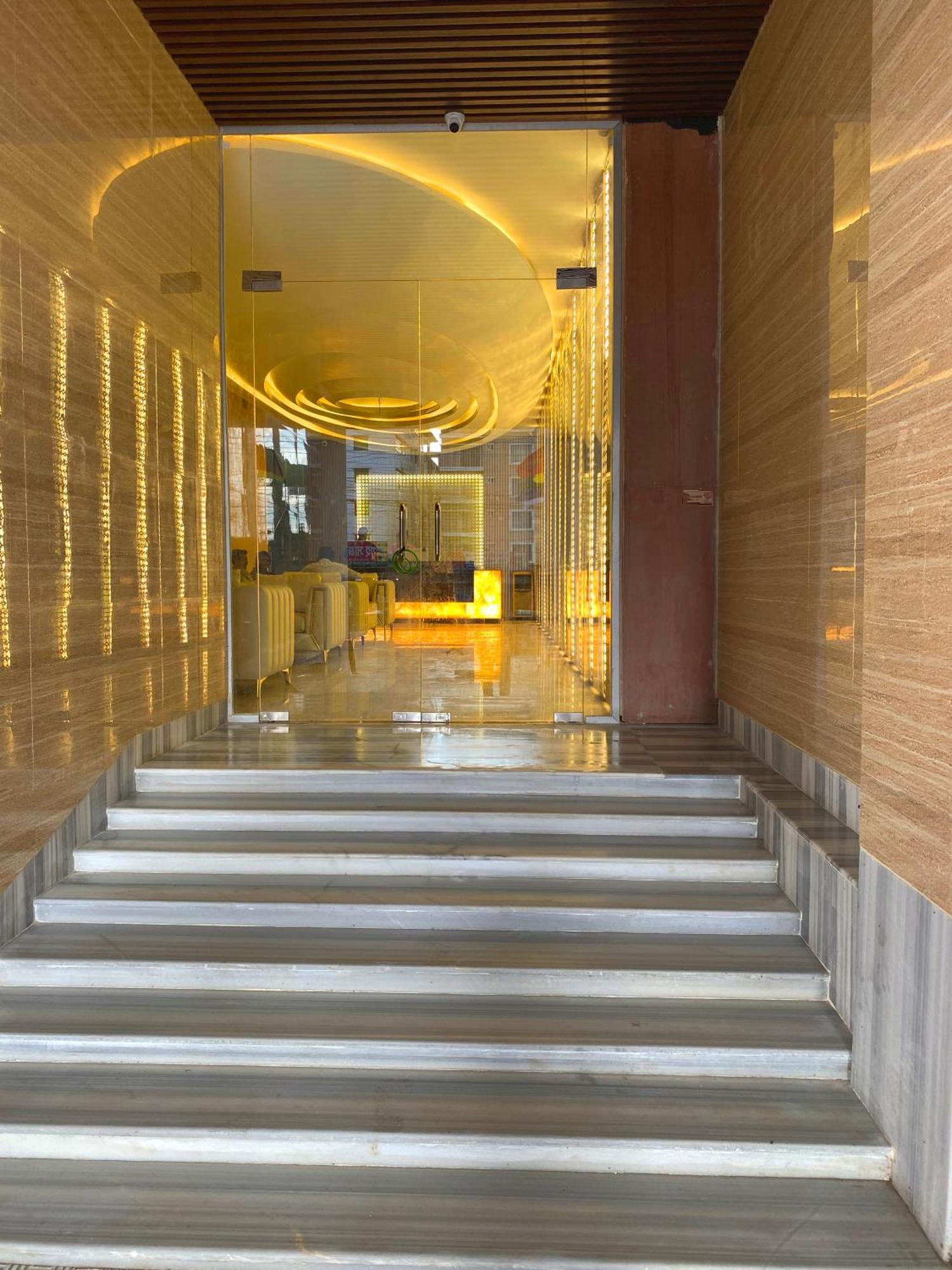 Hotel Valentino Noakhali Екстериор снимка